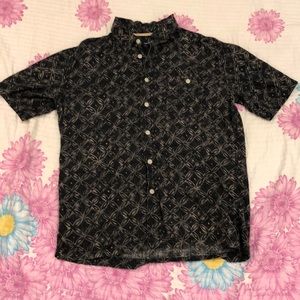 CROFTS&BARROW button up shirt.